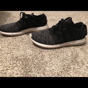 Women’s Adidas Tennis Shoes